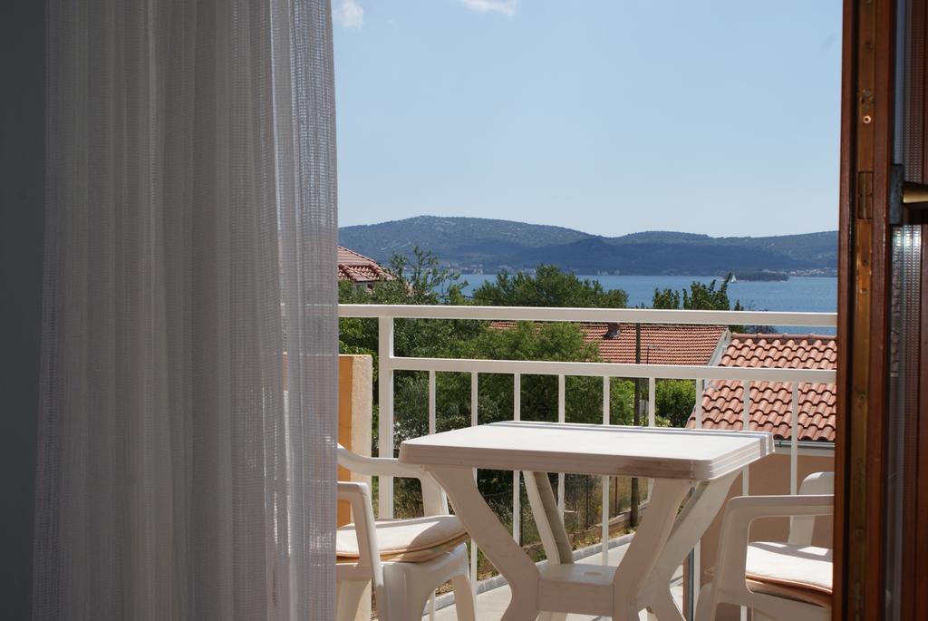 Apartments Vodopija 300M To The Beach Sveti Filip i Jakov Zimmer foto