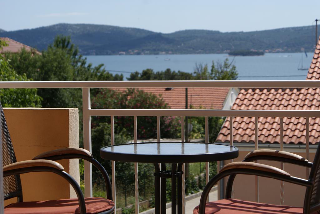 Apartments Vodopija 300M To The Beach Sveti Filip i Jakov Exterior foto
